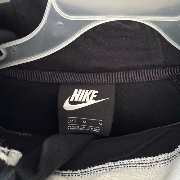 ๐ค Nike Tech Asymmetrical Zip Hoodie | Kids M | Black ๐คโจ - Picture 2 of 8